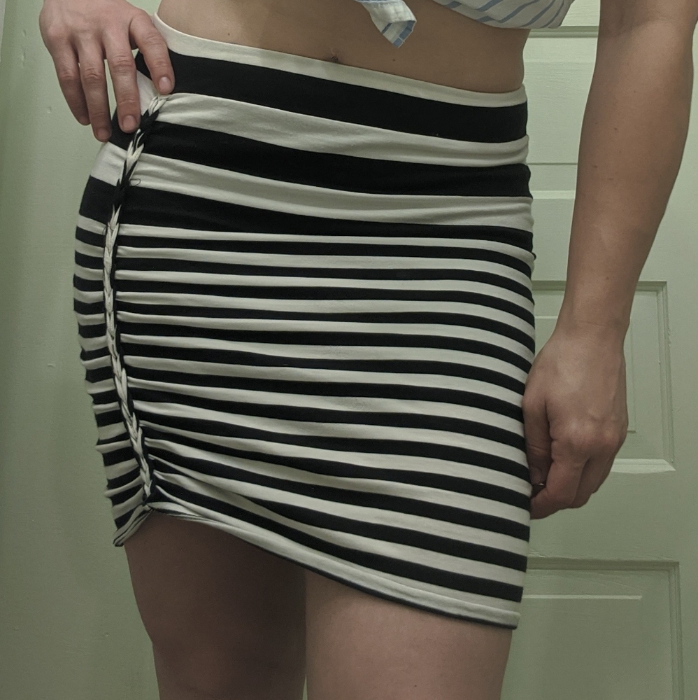 Free People Black and Cream Stretchy Skirt